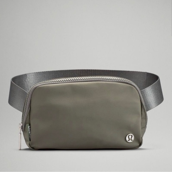 Lululemon Sage Everywhere Belt Bag NEW - Picture 1 of 5